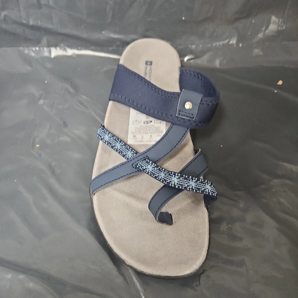 UNBOXED PAIR OF MOUNTAIN WAREHOUSE MARBELLA WOMENS SNDALS IN NAVY/GREY - UK 5