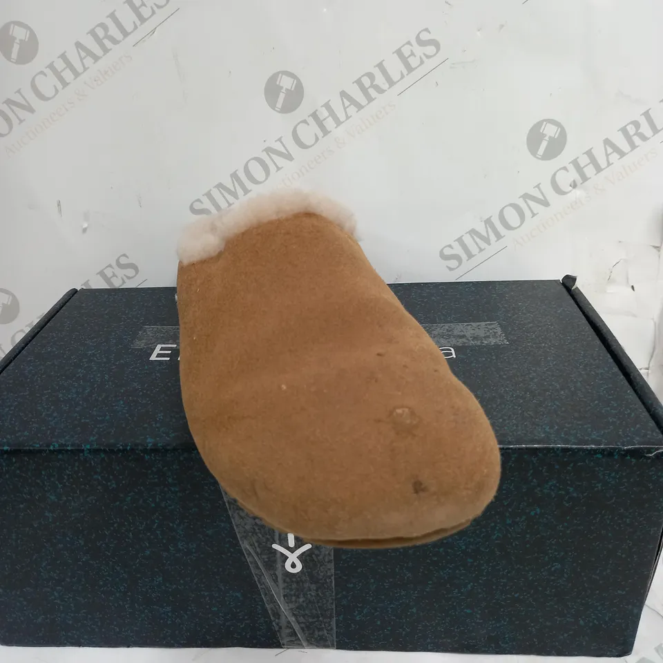 EMU AUSTRALIA MONCH CLOG CAMEL SIZE 5 - BOXED 