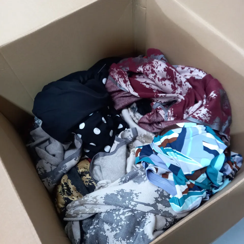 BOX OF ASSORTED CLOTHES APPROXIMATELY 20 TO INCLUDE TOPS, JUMPERS, DRESSES ETC