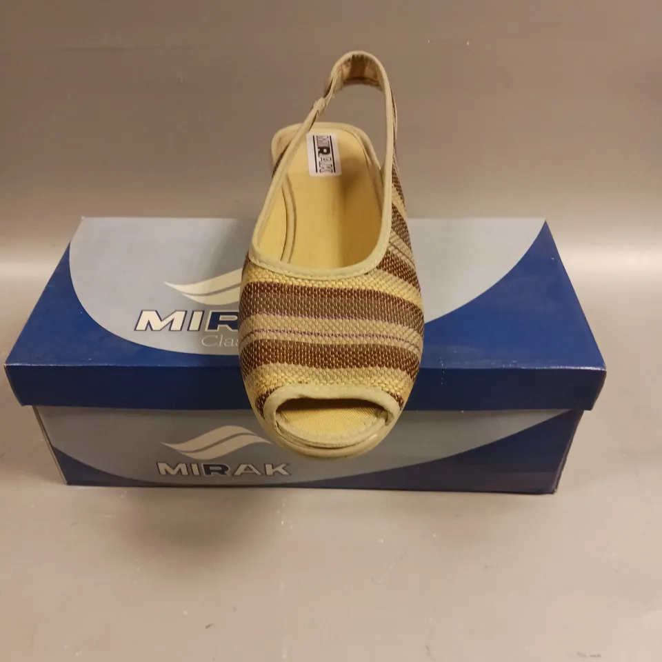 BOXED PAIR OF MIRAK CLASSIC CARLA OPEN TOE SHOES IN BROWN - 7.5