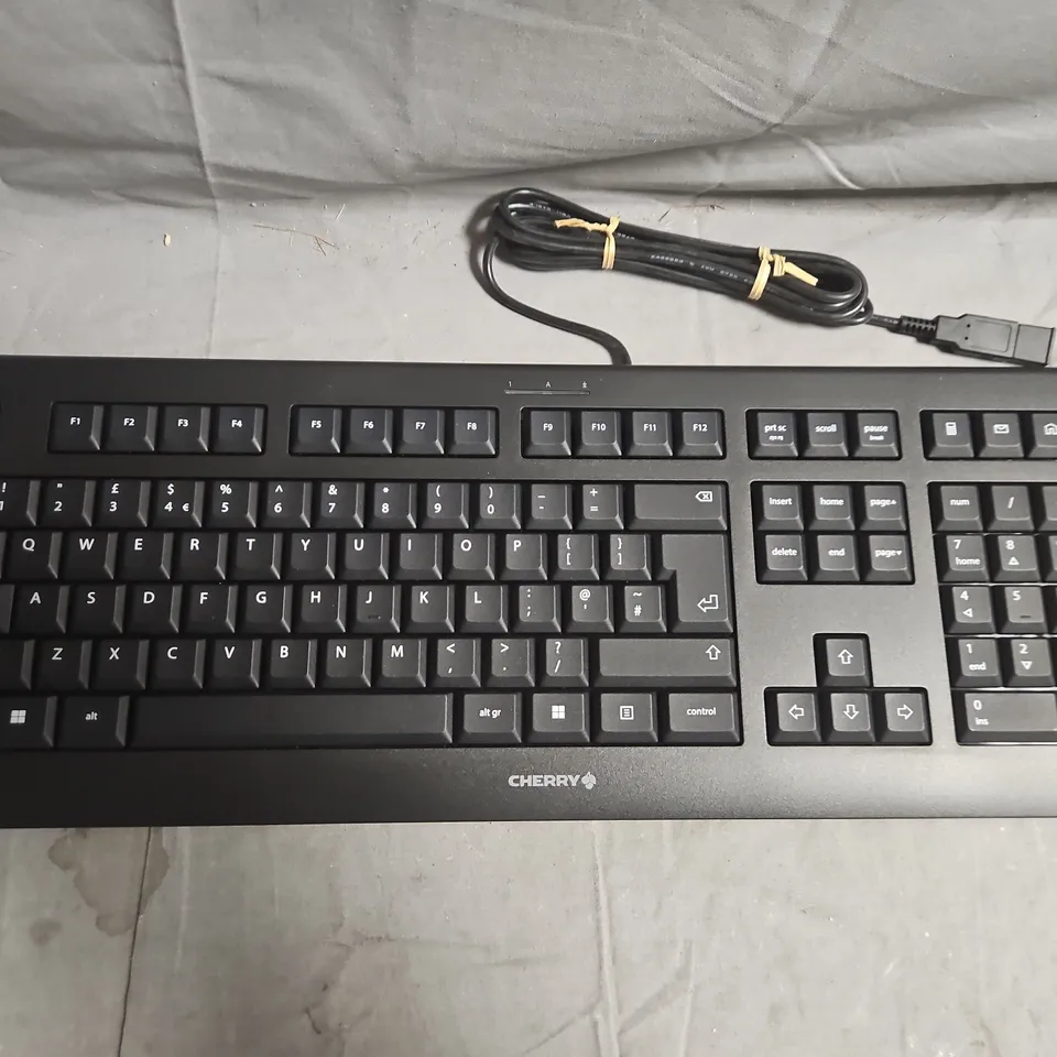 BOXED CHERRY DC 2000 QWERTY KEYBOARD