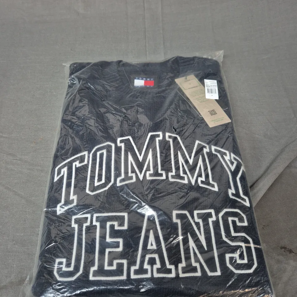 BAGGED TOMMY HILFIGER PREP SWEATER - SIZE M 