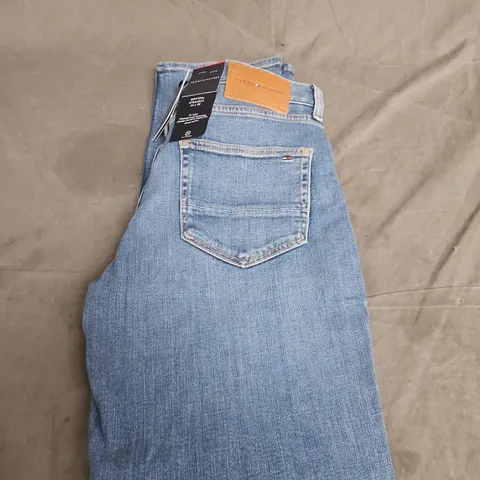 TOMMY HILFIGER DENTON STRAIGHT JEANS – DENIM BLUE, WAIST 34 X 32 (MEN'S)