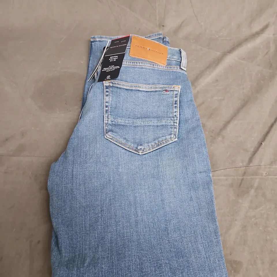 TOMMY HILFIGER DENTON STRAIGHT JEANS – DENIM BLUE, WAIST 34 X 32 (MEN'S)