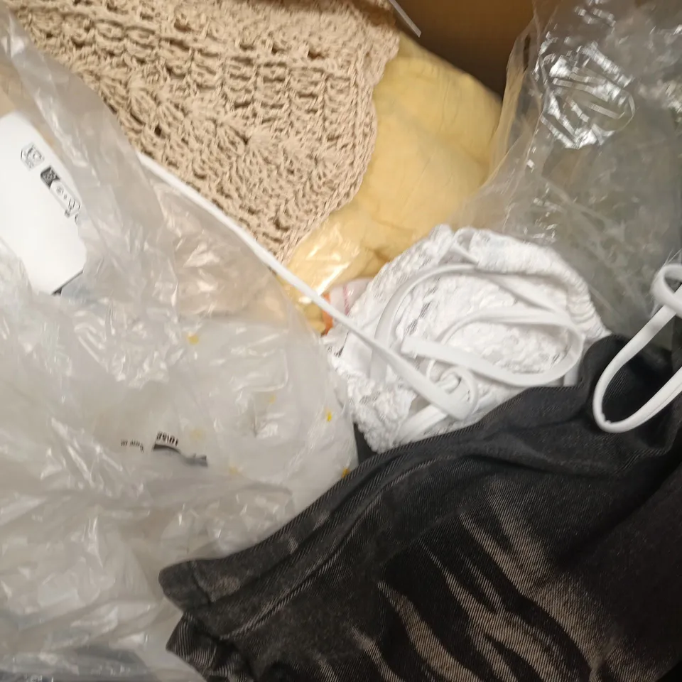 APPROXIMATELY 20 ASSORTED CLOTHING AND FASHION PRODUCTS IN VARIOUS STYLES AND SIZES - COLLECTION ONLY