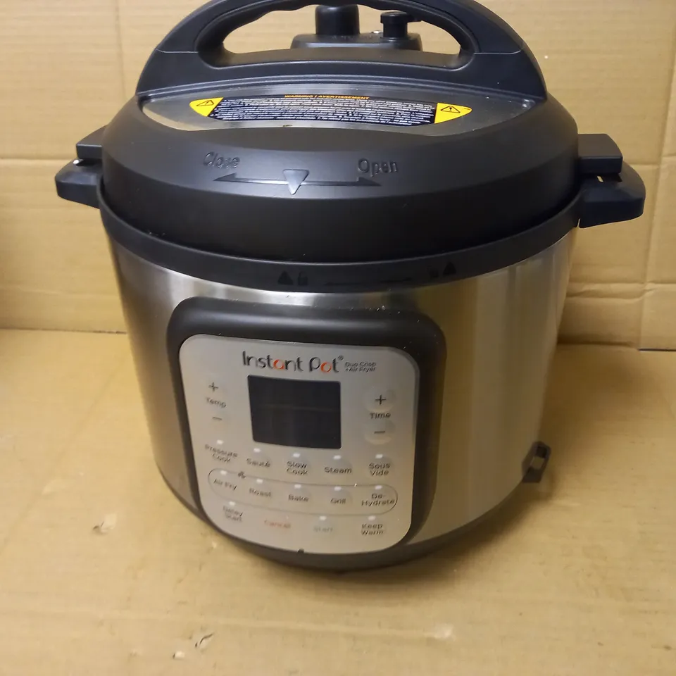 INSTANT POT DUO CRISP AIR FRYER MULTICOOKER