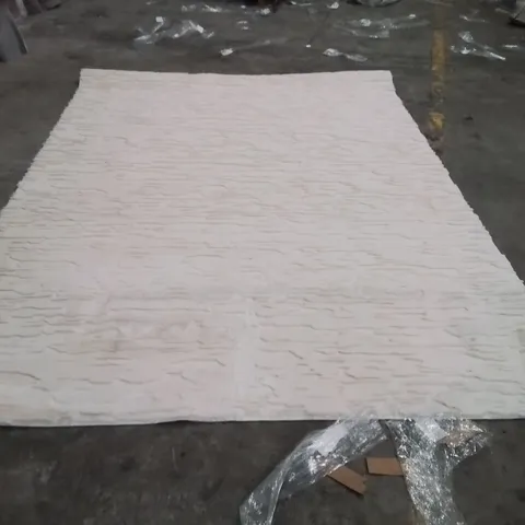 QUALITY DESIGNER AREA RUG - APPROXIMATELY 300X210