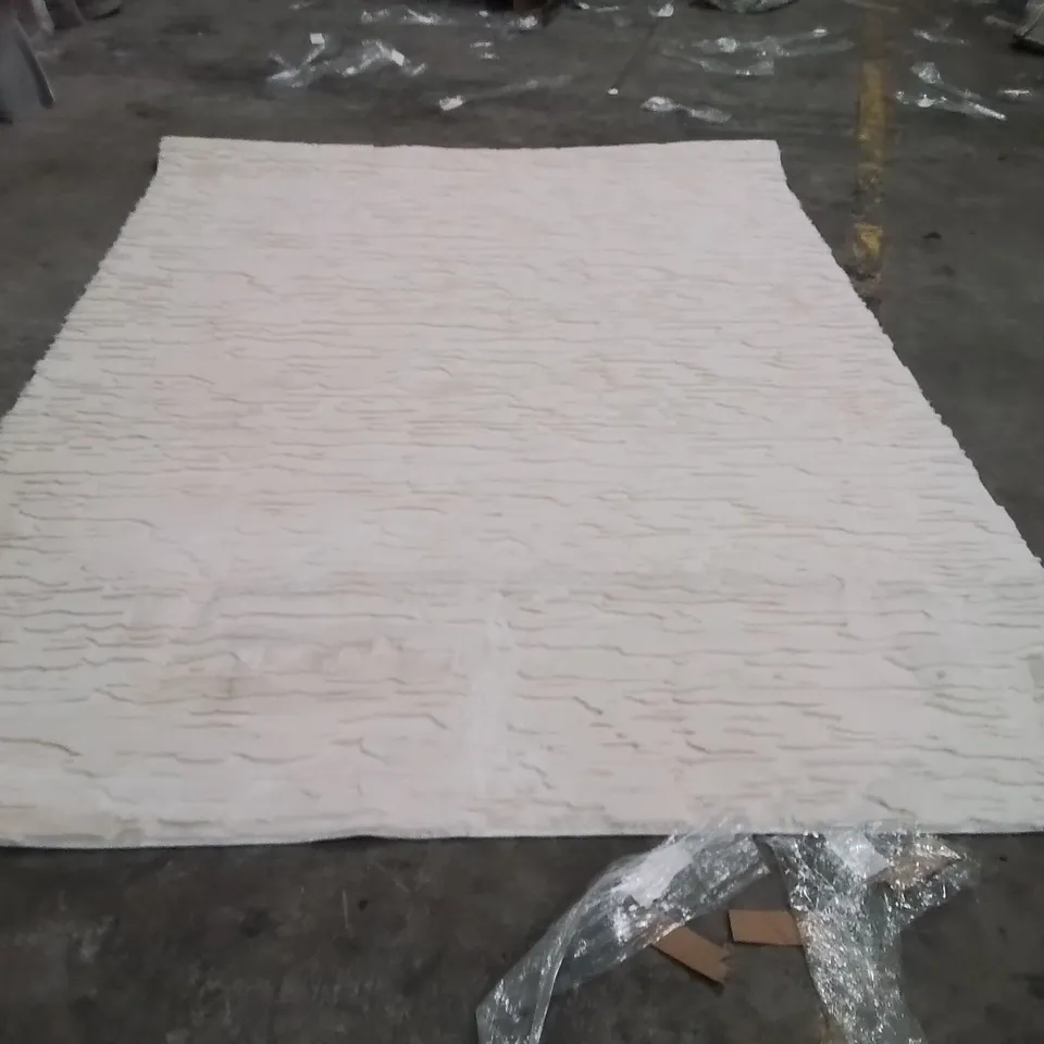 QUALITY DESIGNER AREA RUG - APPROXIMATELY 300X210