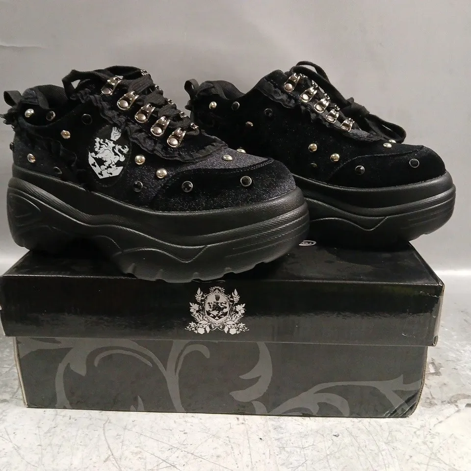 BOXED PAIR OF KOI TWILIGHT SAGA OLYMPIC COVEN CREST MIDNIGHT CHUNY TRAINERS IN BLACK SIZE UK 3