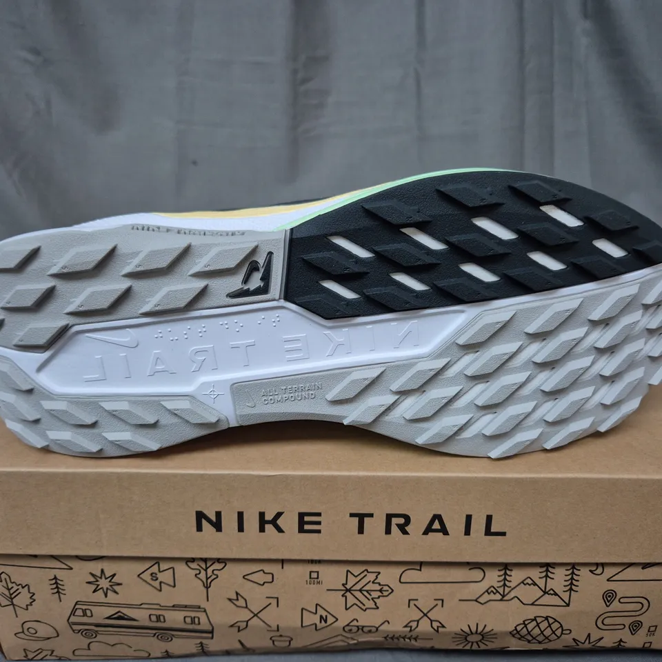 BOXED NIKE REACTX PEGASUS TRAIL 5 TRAINERS - UK 9 