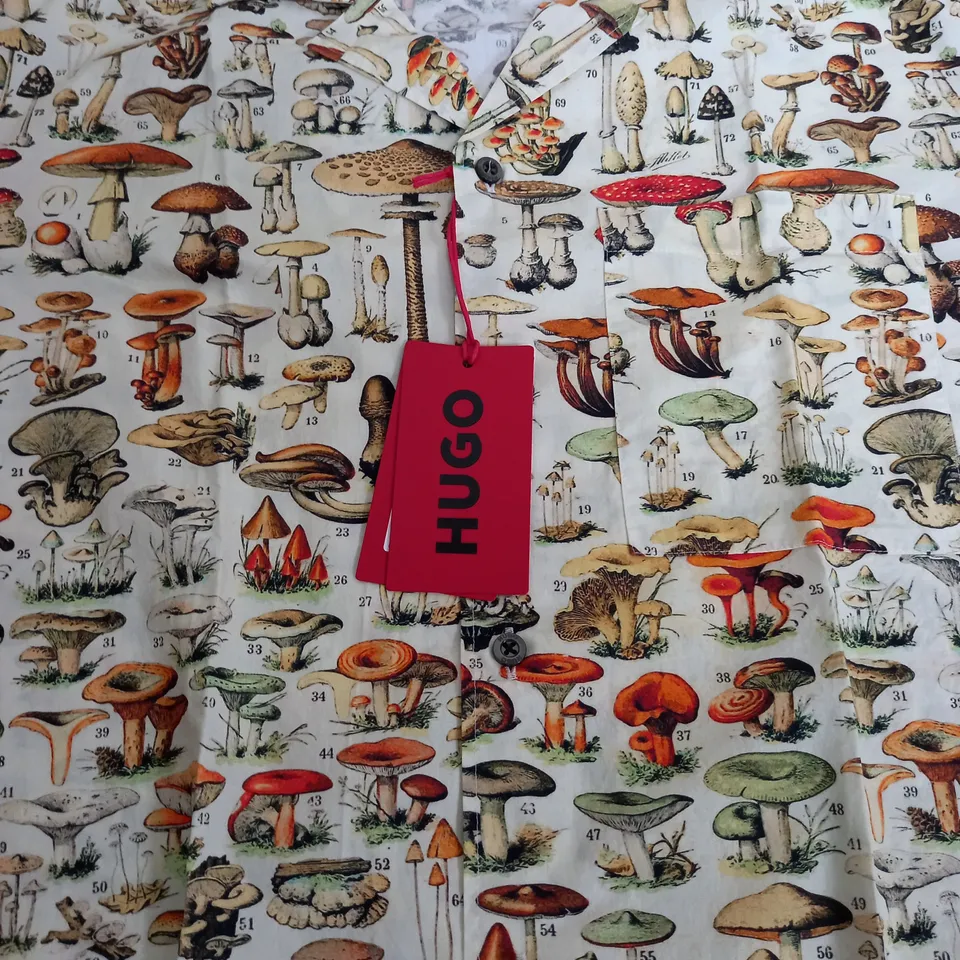 HUGO BOSS ELLINO FUNGI SHIRT IN WHITE - US L