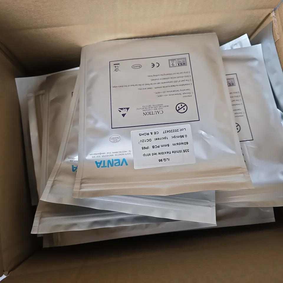 APPROXIMATELY 30 VENTA 335 WHITE FLEXIBLE LED STRIPS (ILQ.95)