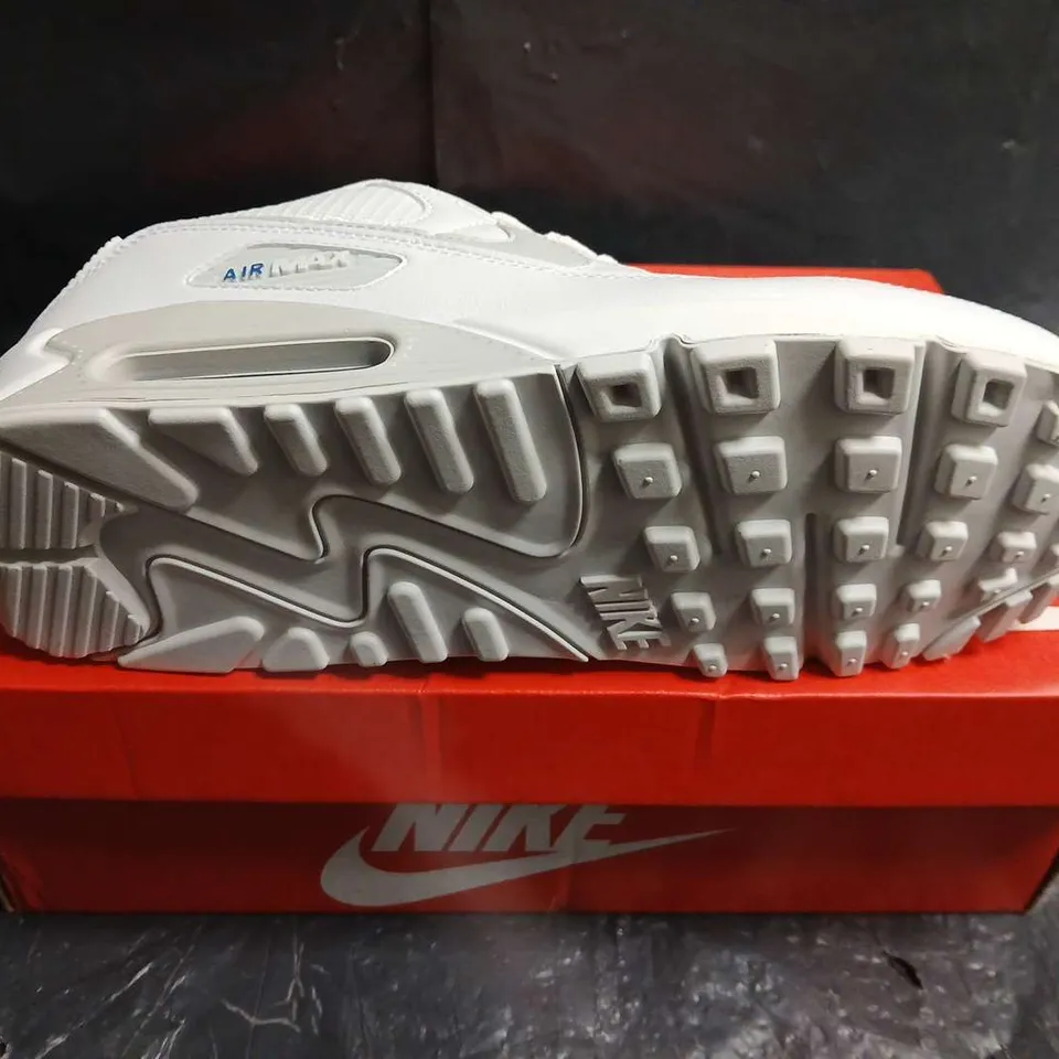 BOXED PAIR OF NIKE AIR MAX 90 WHITE TRAINERS – MEN'S UK 9.5 (US 10.5)