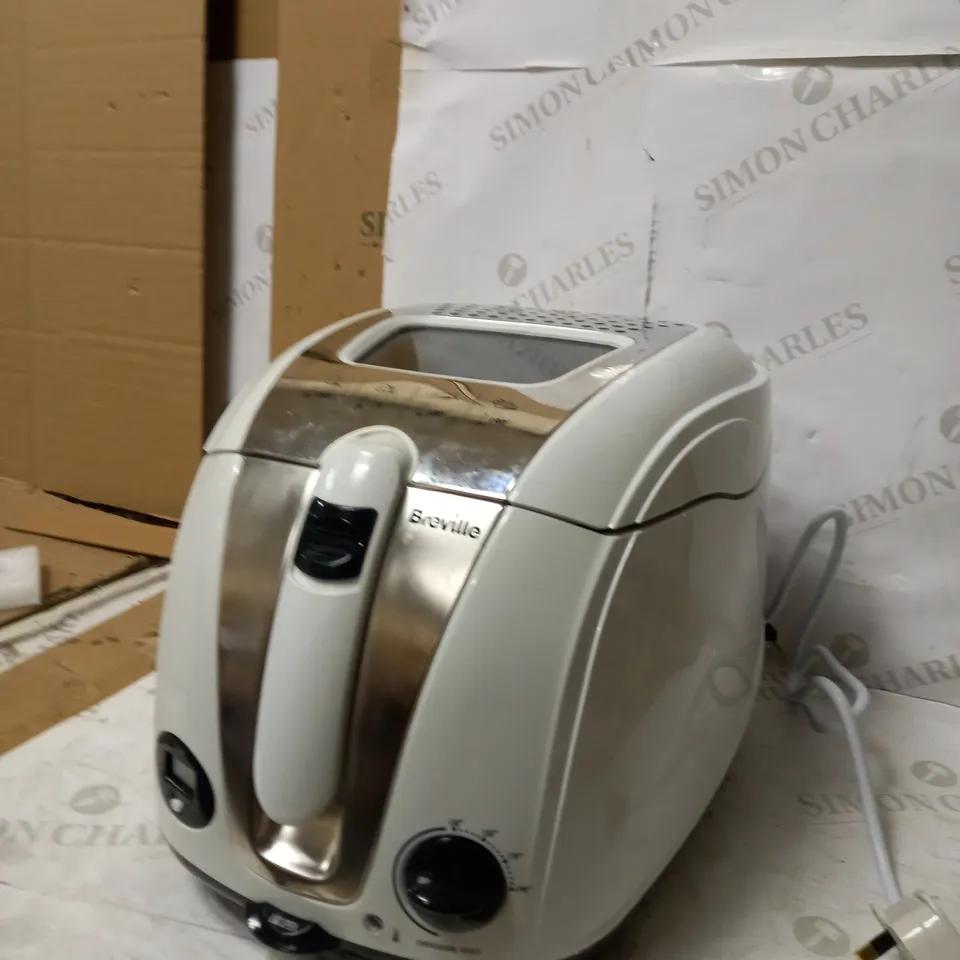 BREVILLE EASY CLEAN DIGITAL FRYER 