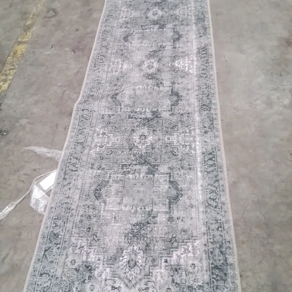 QUALITY DESIGNER AREA RUG - APPROXIMATELY 290X80CM