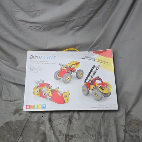 STEAM BUILD AND PLAY MODEL ASSEMBLY TOY BOXED