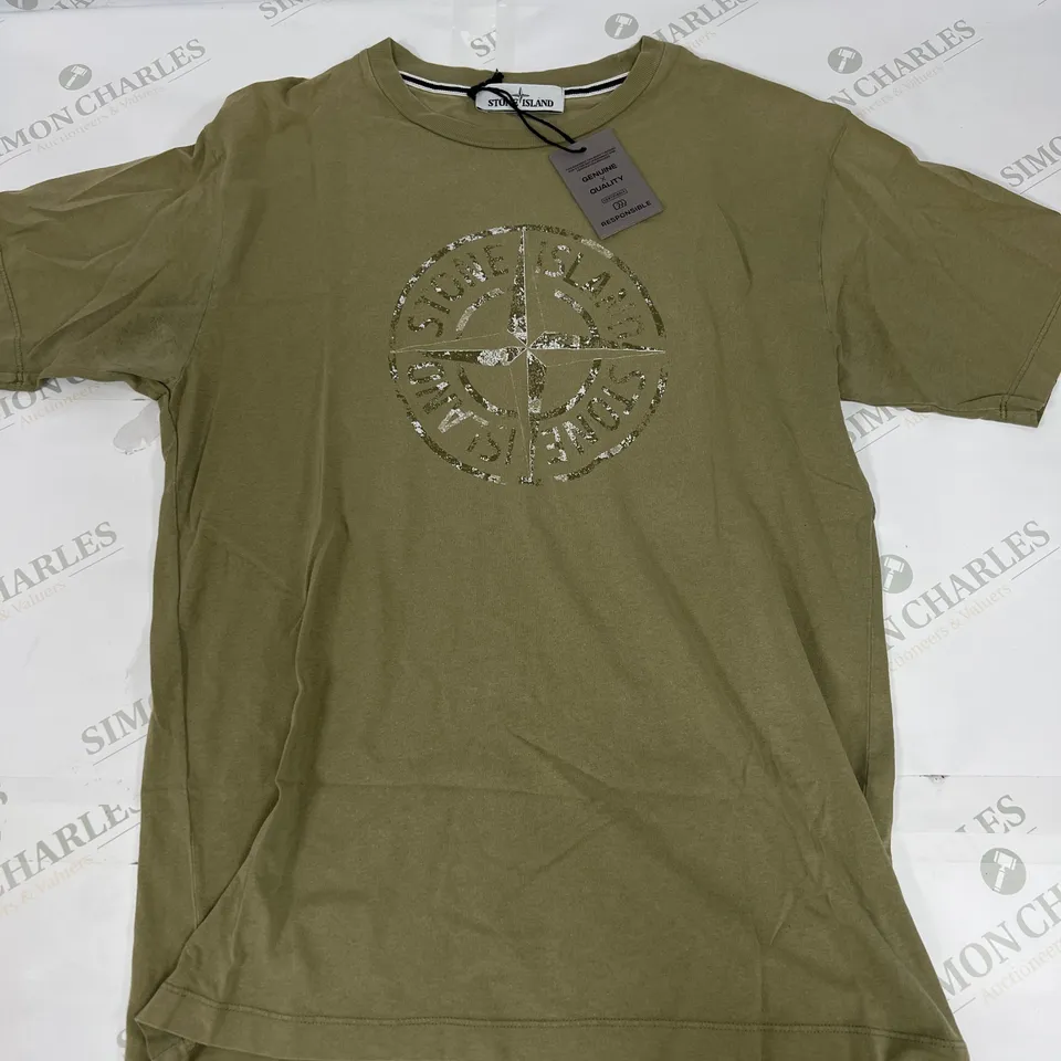 STONE ISLAND T SHIRT IN GREEN SIZE MEDIUM