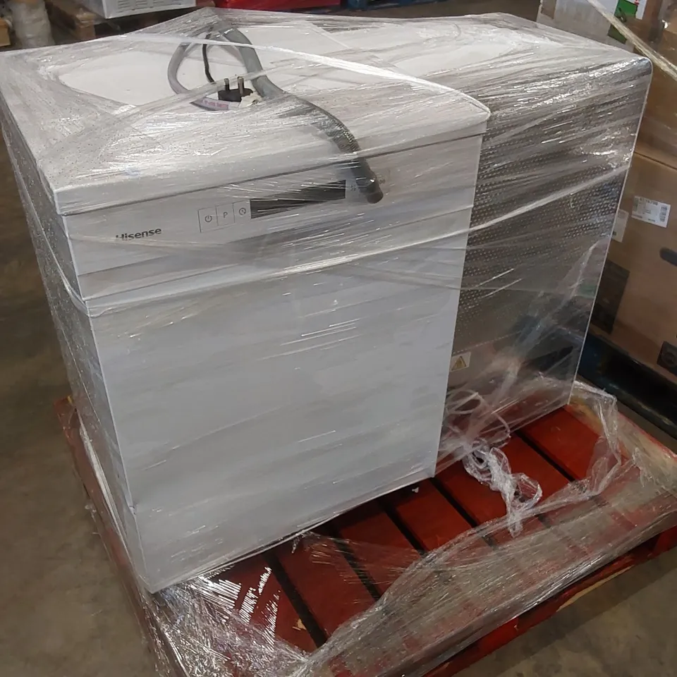 COMFEE RCD93WH1RT(E) UNDER COUNTER FRIDGE WHITE AND HISENSE 622E90WUK FREESTANDING STANDARD DISHWASHER - UNPROCESSED RAW RETURS