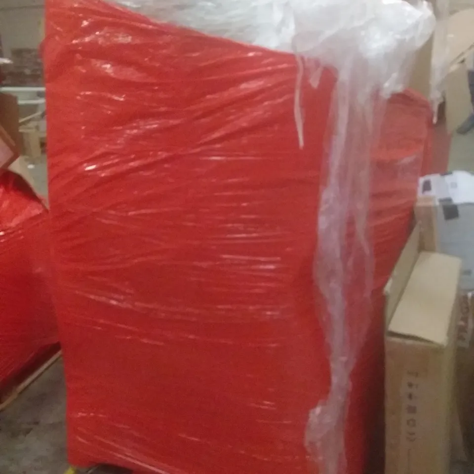 PALLET OF ASSORTED ITEMS INCLUDING OFFICE CHAIR, AIR MATTRESS, MIRRORS, AQUARIUM LED LIGHT