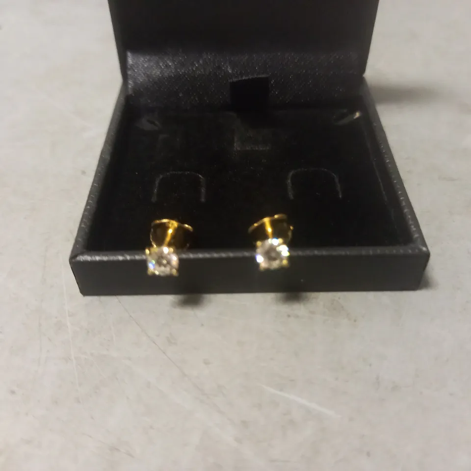PAIR OF TJC MOISSANITE 925 SILVER EARRING 