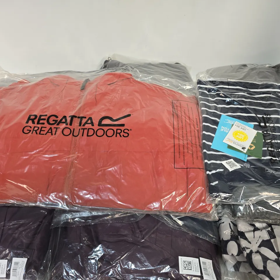 LOT OF APPROXIMATELY 10 ASSORTED BRAND NEW REGATTA AND DARE2BE CLOTHING ITEMS