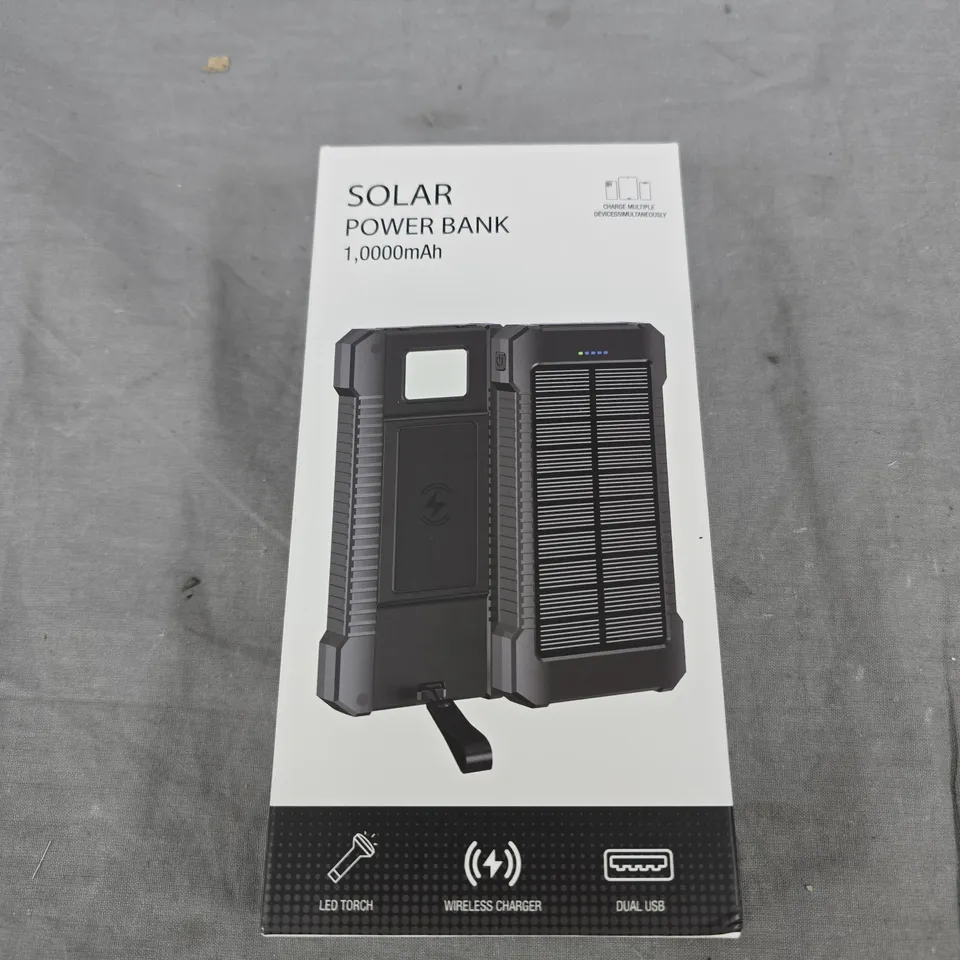 SOLAR POWER BANK 1,0000MAH – BOXED