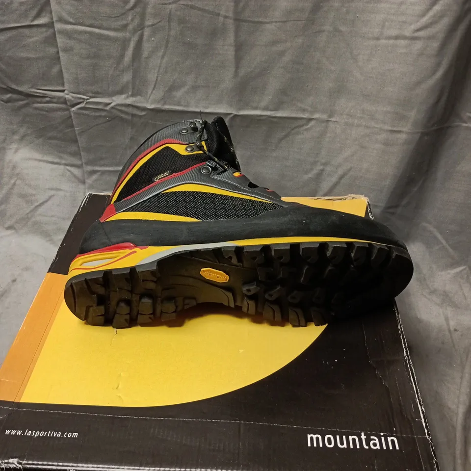 LA SPORTIVA MOUNTAIN HIKING BOOTS – BLACK/YELLOW/RED TRIM SIZE 9.5 BOXED