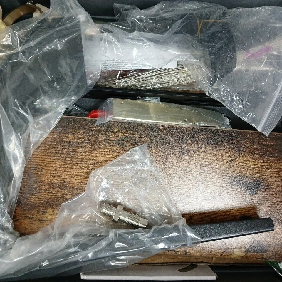 APPROXIMATELY 10 ASSORTED HOUSEHOLD ITEMS TO INCLUDE DUCK-BILL CLIPS, PROFESSIONAL HARDWARE TOOLS, ETC