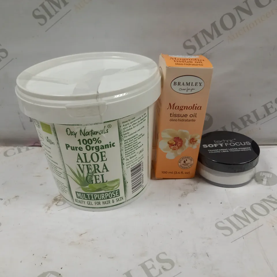 LOT OF APPROXIMATELY 20 COSMETICS ITEMS TO INCLUDE OXY NATURAKS 100% PURE ORGANIC ALOE VERA GEL, BRAMLEY MAGNOLIA TISSUE OIL, TECHNIC SOFT FOCUS POWDER, ETC