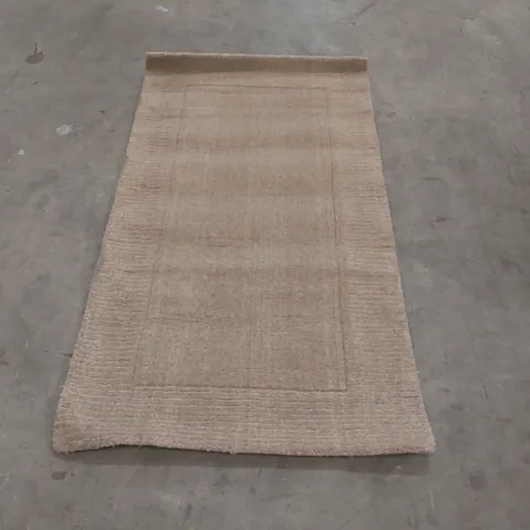 QUALITY DESIGNER AREA RUG - APPROXIMATELY 152 x 82cm