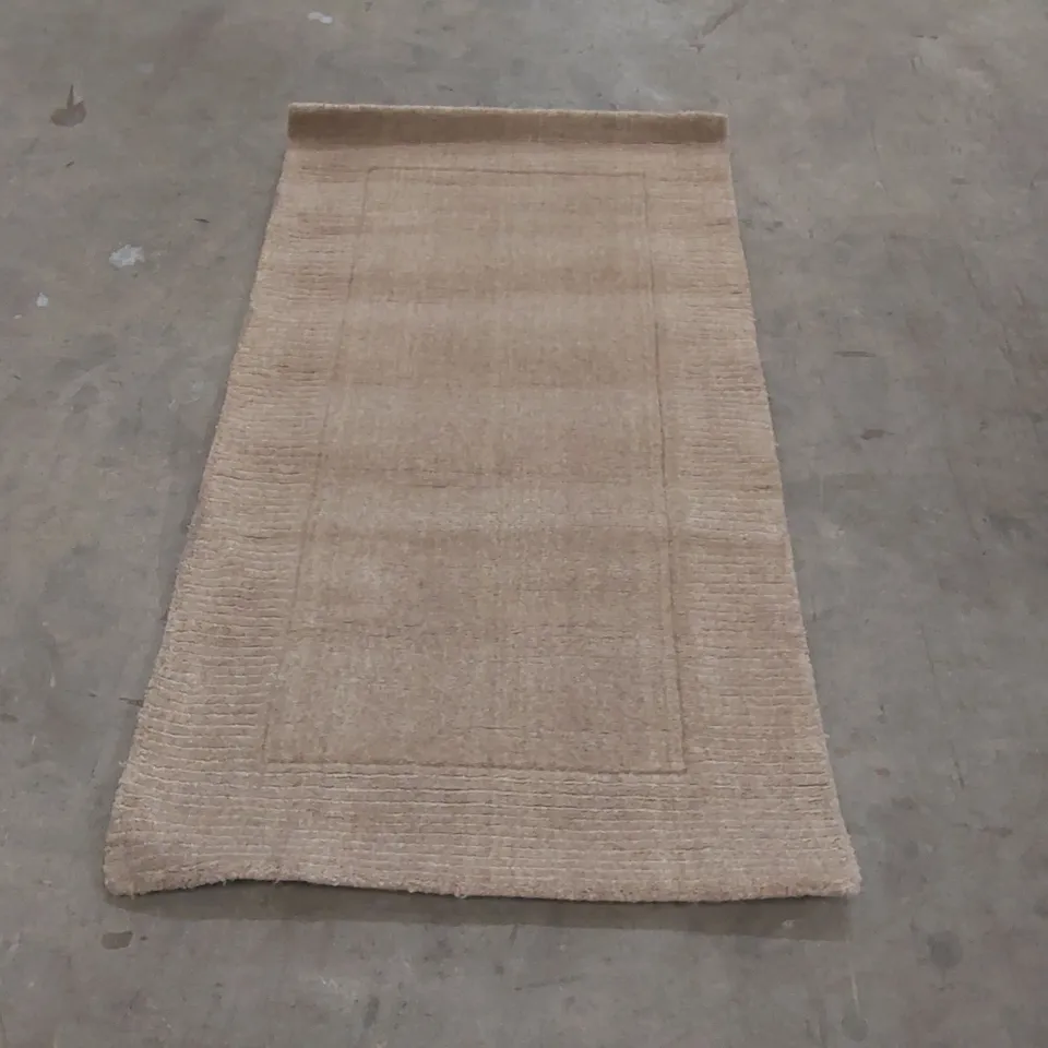 QUALITY DESIGNER AREA RUG - APPROXIMATELY 152 x 82cm