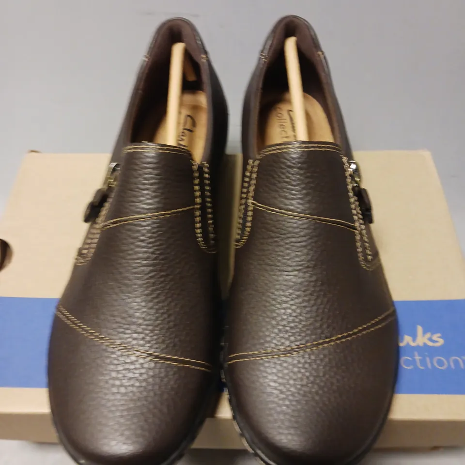 BOXED PAIR OF CLARKS CORA HARBOUR SHOES, BROWN LEATHER - UK SIZE 4