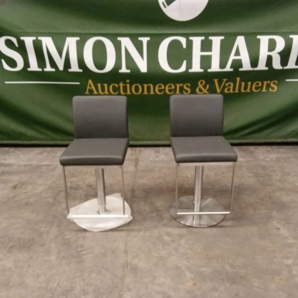 SET OF 2 QUALITY DESIGNER CADIZ GAS-LIFT BARSTOOLS, GREY PU LEATHER
