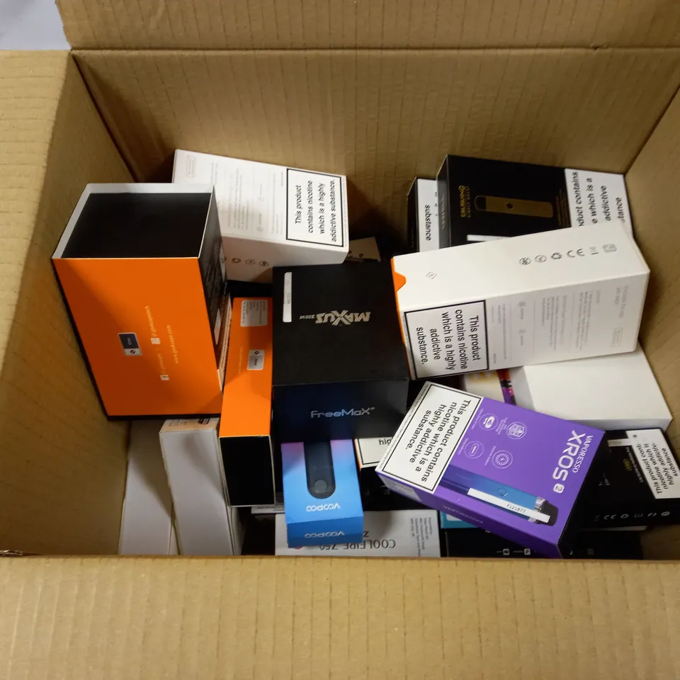 BOX OF APPROXMATELY 28 E-CIGARETTES AND LIQUIDS TO INCLUDE VAPORESSO XROS2, ASPIRE ZELOS 3 KIT, GEEKVAPE M100, ETC