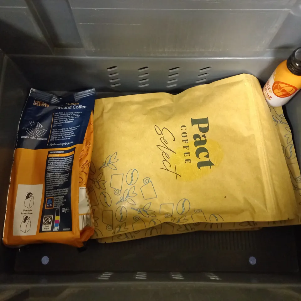 BOX OF APPROX 10 ITEMS TO INCLUDE MYPROTEIN MARINE COLLAGEN, PINK HIMALAYAN SALT AND VEGAN PROTEIN BLEND