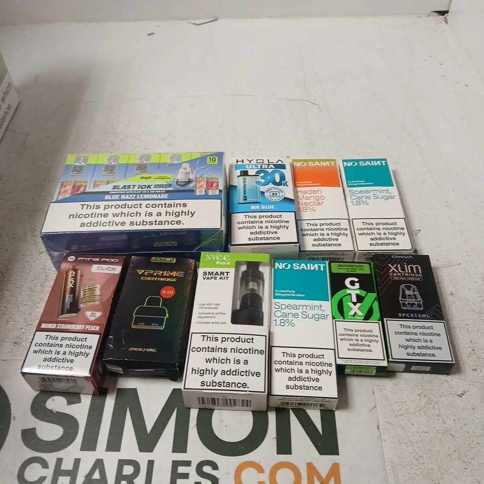 APPROXIMATELY 20 ASSORTED E-CIGARETTE & VAPING ITEMS IN VARIOUS BRANDS TO INCLUDE NO SAINT, OXVA, PYNE POD ETC 