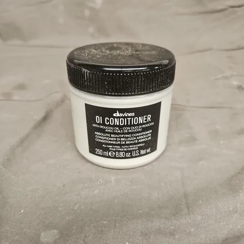 DAVINES OI ABSOLUTE BEAUTIFYING CONDITIONER 250ML