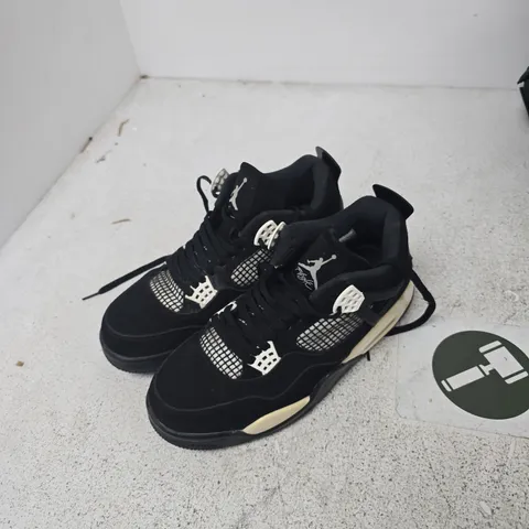 NIKE AIR JORDAN 4 RETRO BLACK/WHITE SNEAKERS – US 10 (UK 9)