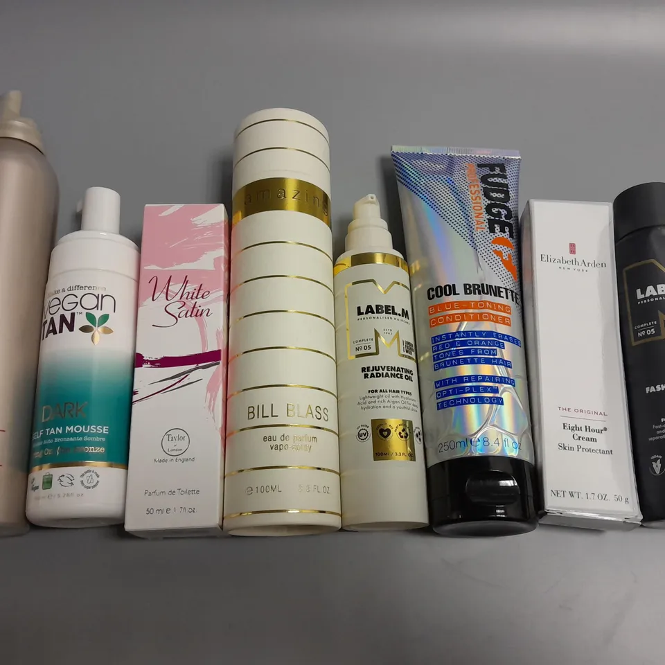 LOT OF 10 ASSORTED BEAUTY ITEMS TO INCLUDE STRONG MOUSSE, FUDGE CONDITIONER AND BILL BLASS PARFUM