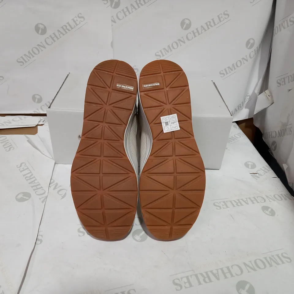 BOXED PAIR OF SKECHERS CREAM TRAINERS - SIZE 6