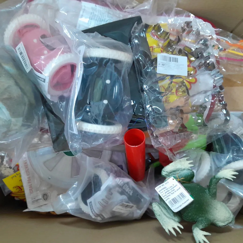BOX OF ASSORTED ITEMS TO INCLUDE TOY ALARM CLOCKS - FACEMASKS - COOKIE CUT OUTS / COLLECTION ONLY 