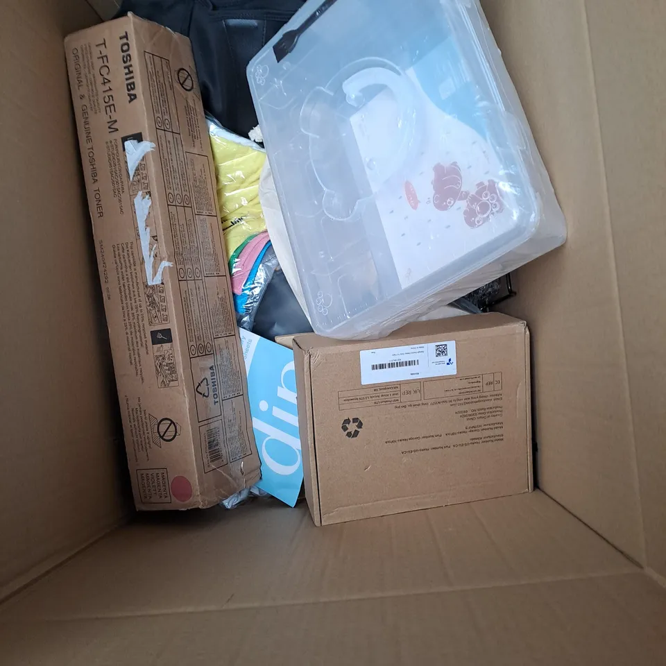 APPROXIMATELY 20 ASSORTED HOUSEHOLD PRODUCTS TO INCLUDE GARDEN HOSE, SHOWER CURTAIN AND A VACUUM CLEANER HEAD