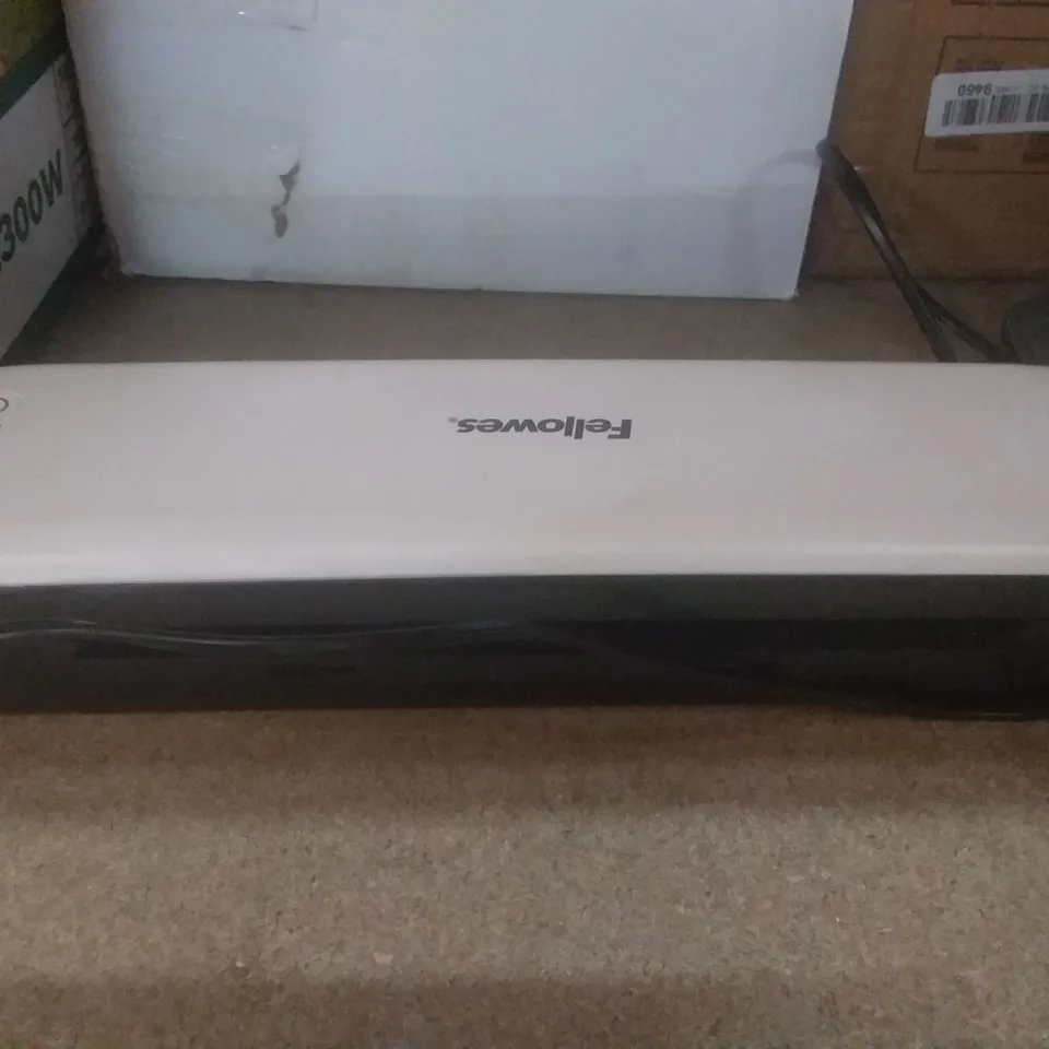 FELLOWES SOLA A4 LAMINATOR MACHINE