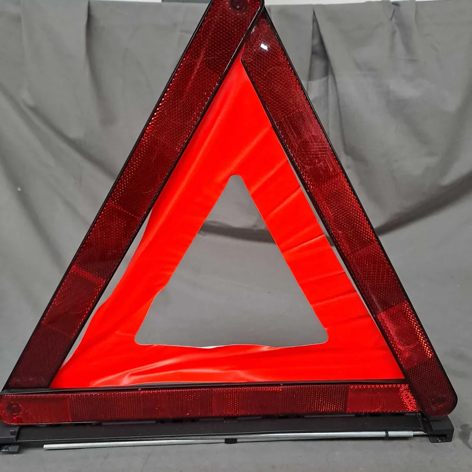 EMERGENCY TRIANGLE 