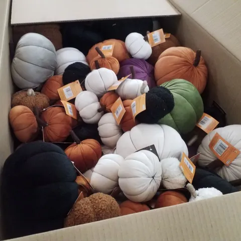 PALLET CONTAINING LARGE QUANTITY OF BRAND NEW HALLOWEEN PLUSH PUMPKINS 
