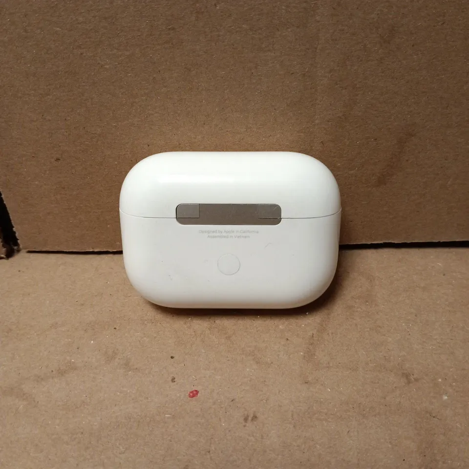 APPLE EARPHONES IN WHITE CHARGE CASE, MODEL UNSPECIFIED