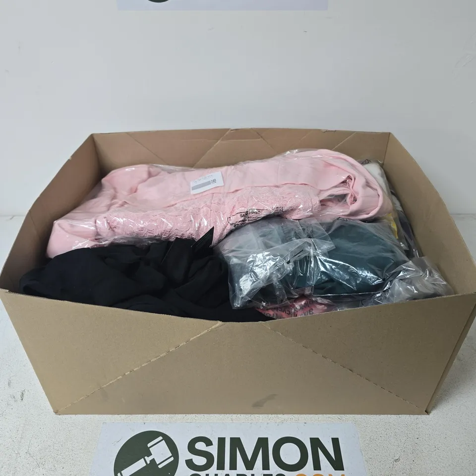 APPROXIMATELY 20 ASSORTED CLOTHING ITEMS IN VARIOUS SIZES, STYLES & SIZES TO INCLUDE BEIGE JUMPSUITS , NAVY PINK MIDI DRESS , TUXEDO JUMPSUITS ETC - COLLECTION ONLY