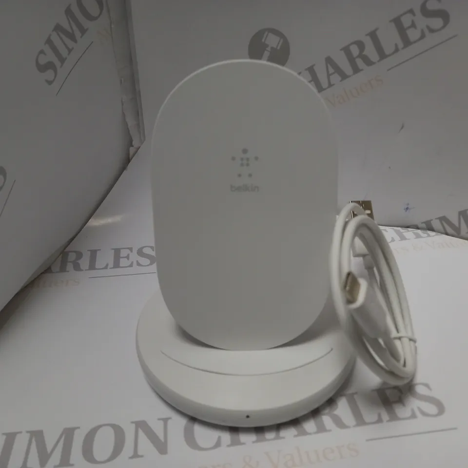 BOXED BELKIN BOOST CHARGE WIRELESS CHARGING STAND 15W