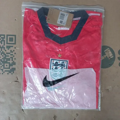 BAGGED NIKE ENGLAND AWAY FOOTBALL JERSEY IN RED SIZE 2XL