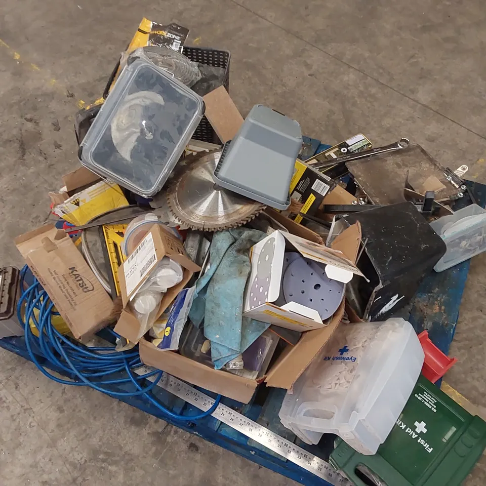 PALLET OF ASSORTED TOOLS/MACHINERY EQUIPMENT ECT